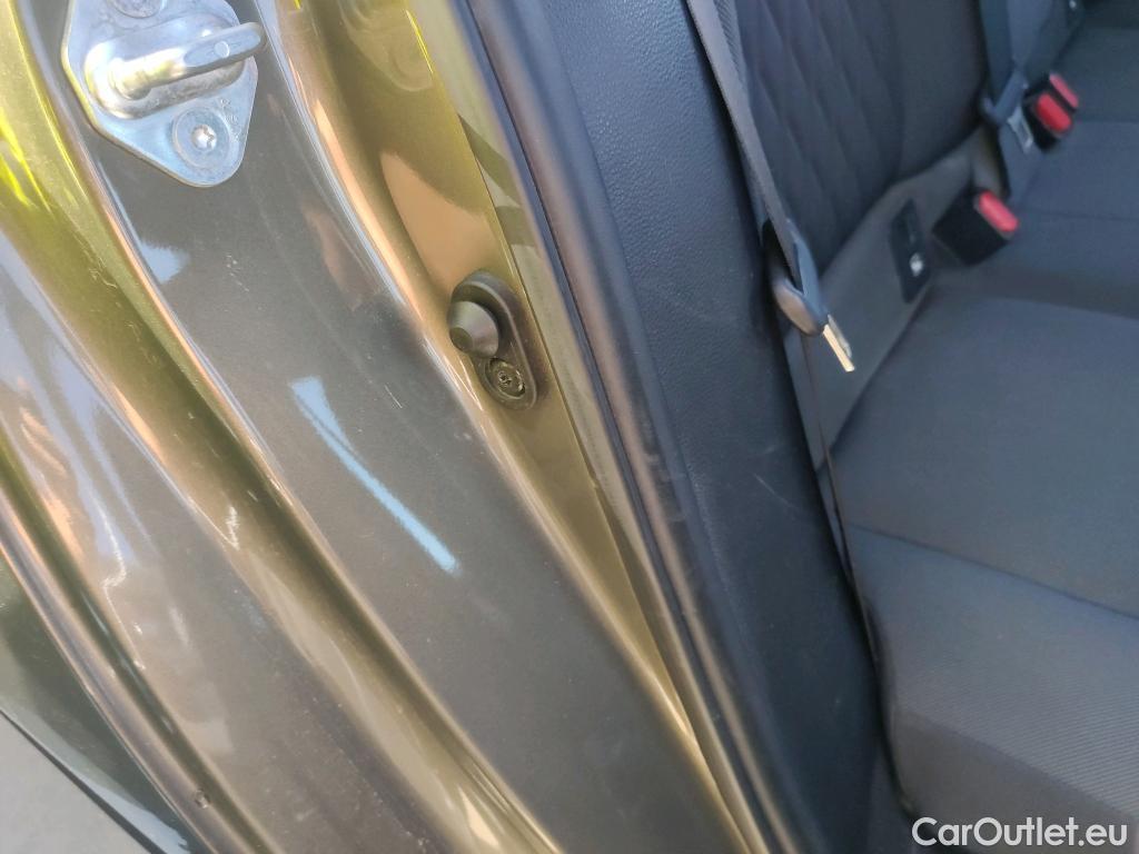  Toyota  Corolla TOYOTA  / 2019 / 4P / sedán 1.8 125H BUSINESS PLUS E-CVT SEDAN #28