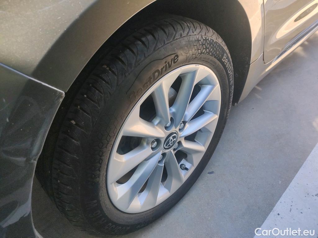  Toyota  Corolla TOYOTA  / 2019 / 4P / sedán 1.8 125H BUSINESS PLUS E-CVT SEDAN #26
