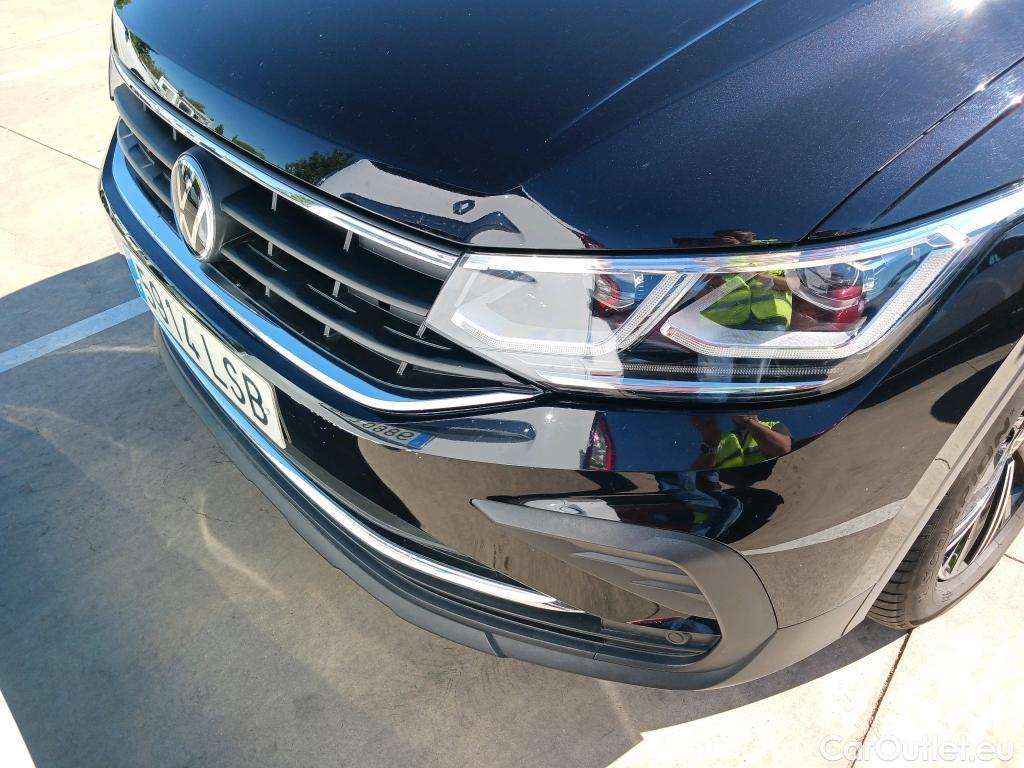  Volkswagen  Tiguan VOLKSWAGEN  / 2020 / 5P / todoterreno Life 2.0 TDI 110kW (150CV) DSG (AC2) #13
