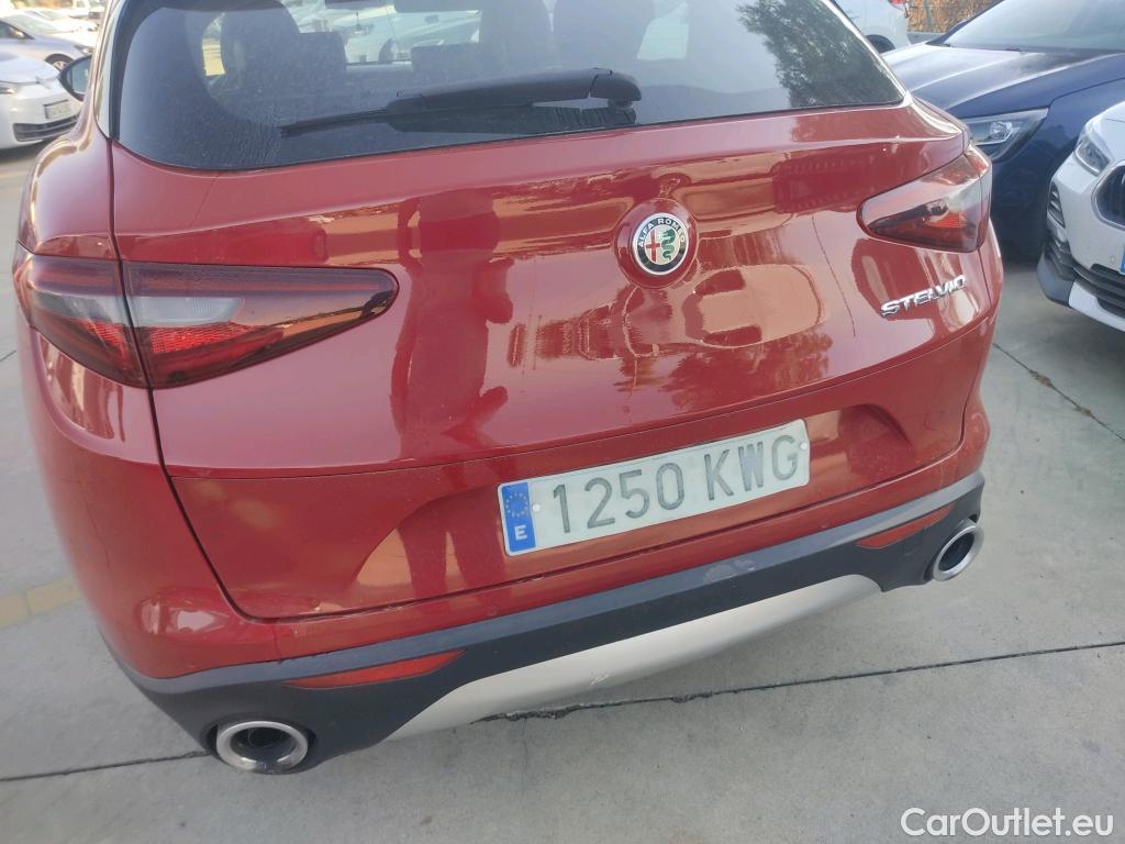  Alfa Romeo   STELVIO Stelvio Executive 2WD 2.2 JTDM 160CV AT8 E6dT #24