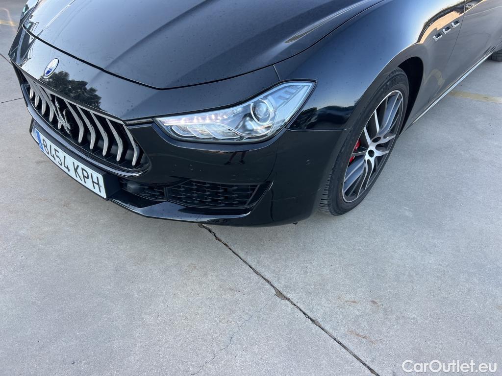  Maserati  Ghibli MASERATI  / 2017 / 4P / sedán V6 275 HP D RWD #19