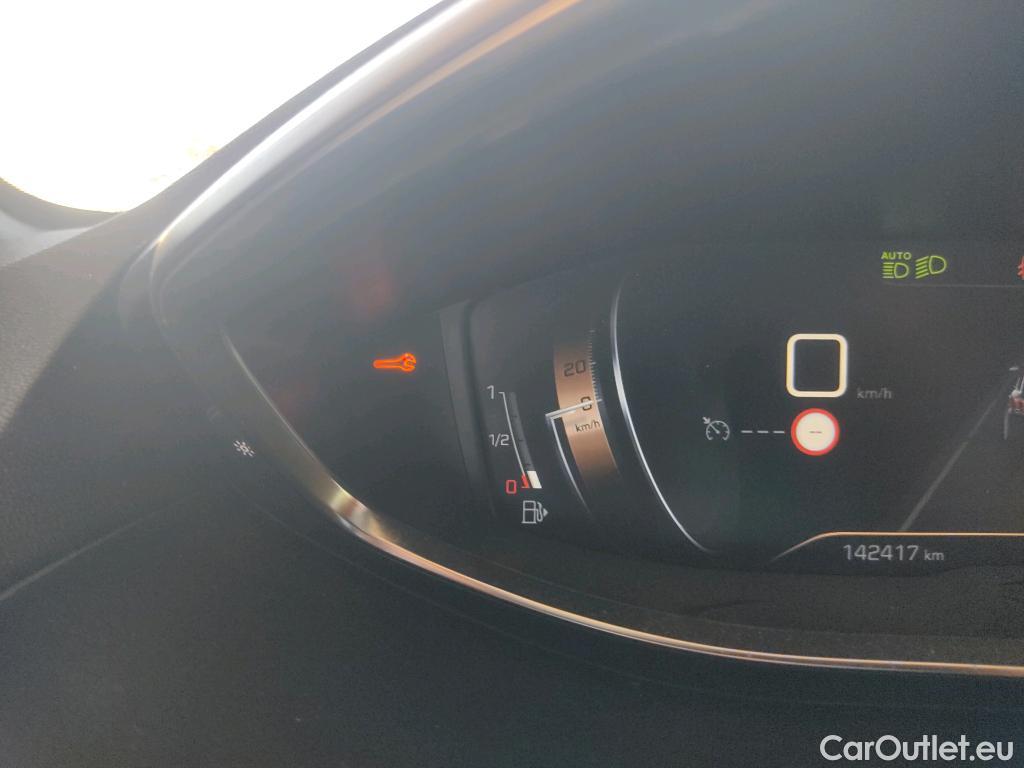  Peugeot  5008 PEUGEOT  / 2017 / 5P / todoterreno GT-Line BlueHDi 96kW (130CV) S&S EAT8 #33