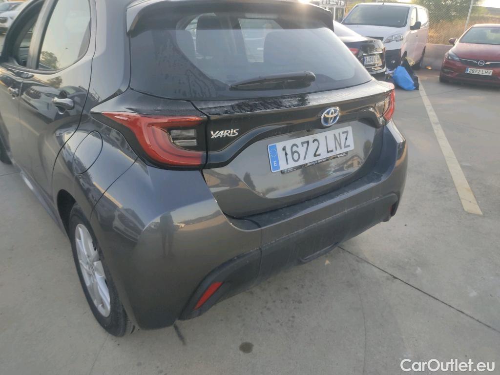  Toyota  Yaris TOYOTA  / 2020 / 5P / berlina con portón 1.5 120H Active Tech #19