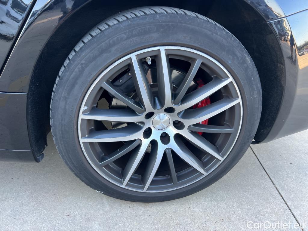  Maserati  Ghibli MASERATI  / 2017 / 4P / sedán V6 275 HP D RWD #3