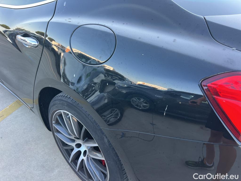 Maserati  Ghibli MASERATI  / 2017 / 4P / sedán V6 275 HP D RWD #12