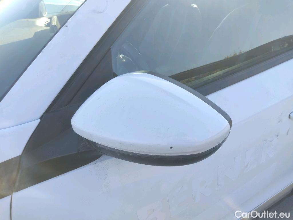  Peugeot  2008  Allure 1.5 HDi 100CV MT6 E6dT #23