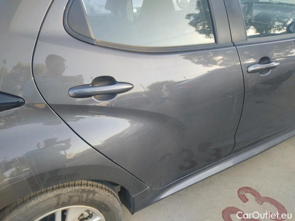  Toyota  Yaris TOYOTA  / 2020 / 5P / berlina con portón 1.5 120H Active Tech #17