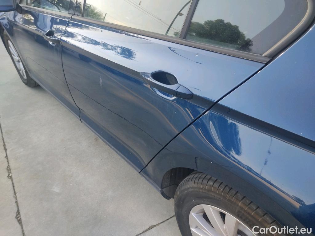  Volkswagen  Passat VOLKSWAGEN  / 2019 / 4P / sedán 2.0 TDI 90kW (122CV) DSG #20