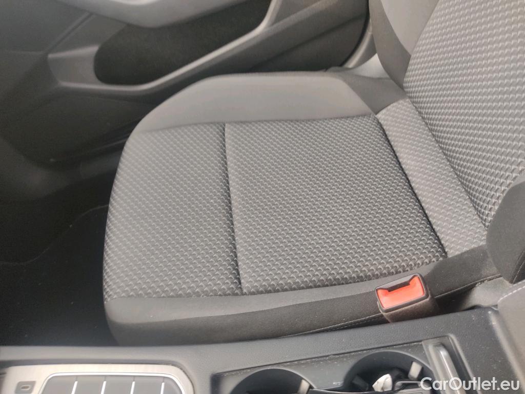  Volkswagen  Passat VOLKSWAGEN  / 2019 / 4P / sedán 2.0 TDI 90kW (122CV) DSG #18