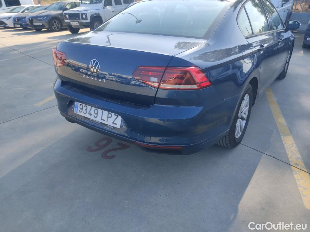  Volkswagen  Passat VOLKSWAGEN  / 2019 / 4P / sedán 2.0 TDI 90kW (122CV) DSG #3