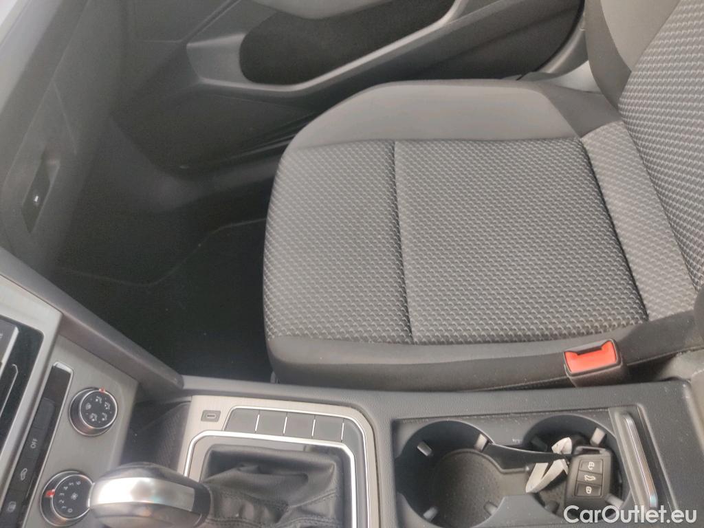  Volkswagen  Passat VOLKSWAGEN  / 2019 / 4P / sedán 2.0 TDI 90kW (122CV) DSG #38