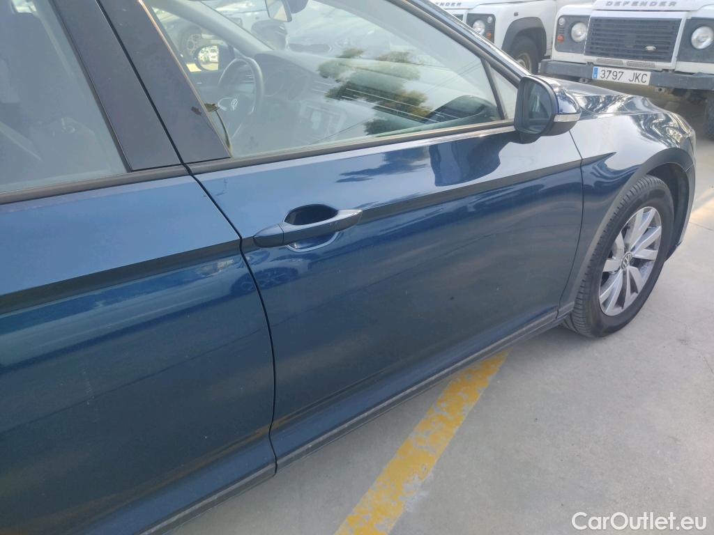  Volkswagen  Passat VOLKSWAGEN  / 2019 / 4P / sedán 2.0 TDI 90kW (122CV) DSG #29