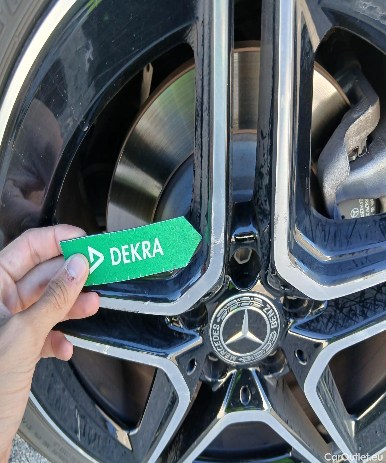  Mercedes  CLA-Klasse MERCEDES-BENZ CLA / 2019 / 5P / familiar CLA 250 e Shooting Brake #28