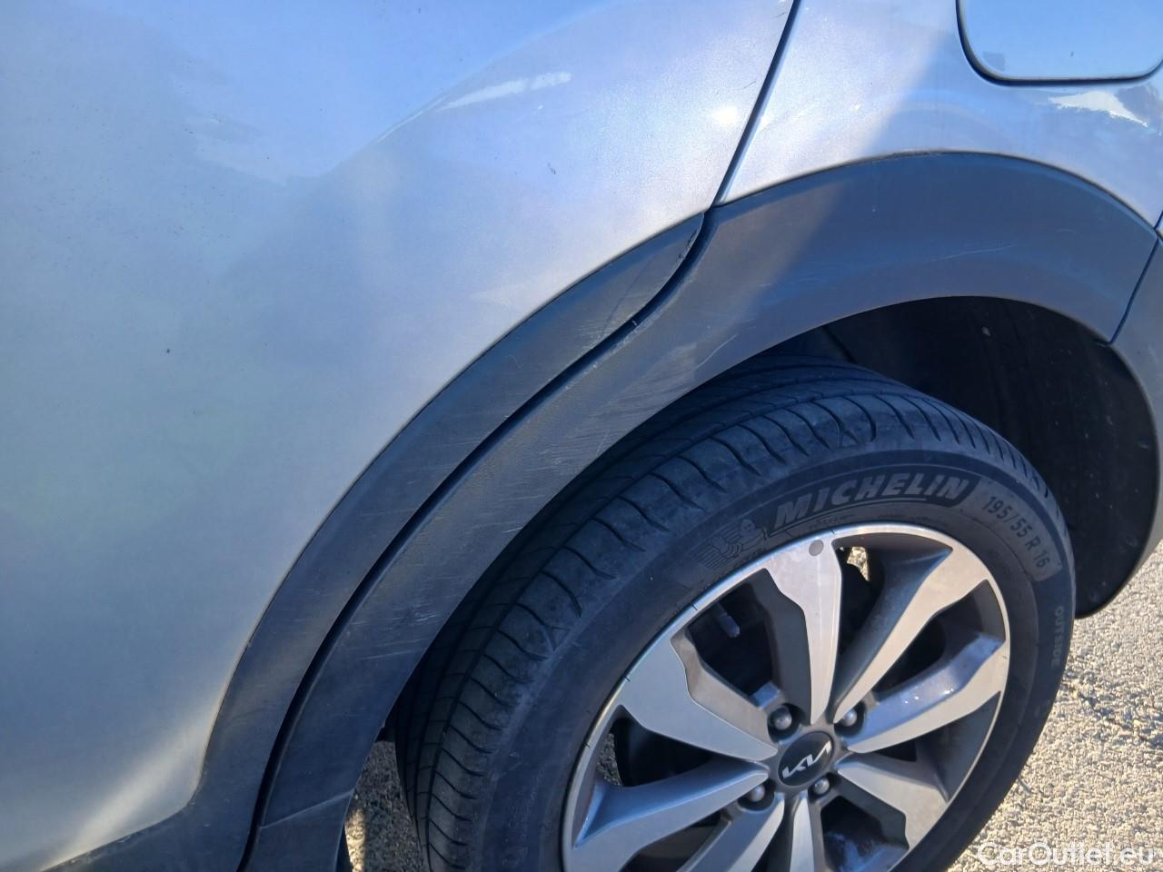  KIA  STONIC  Concept 1.2 85CV MT5 E6d #28