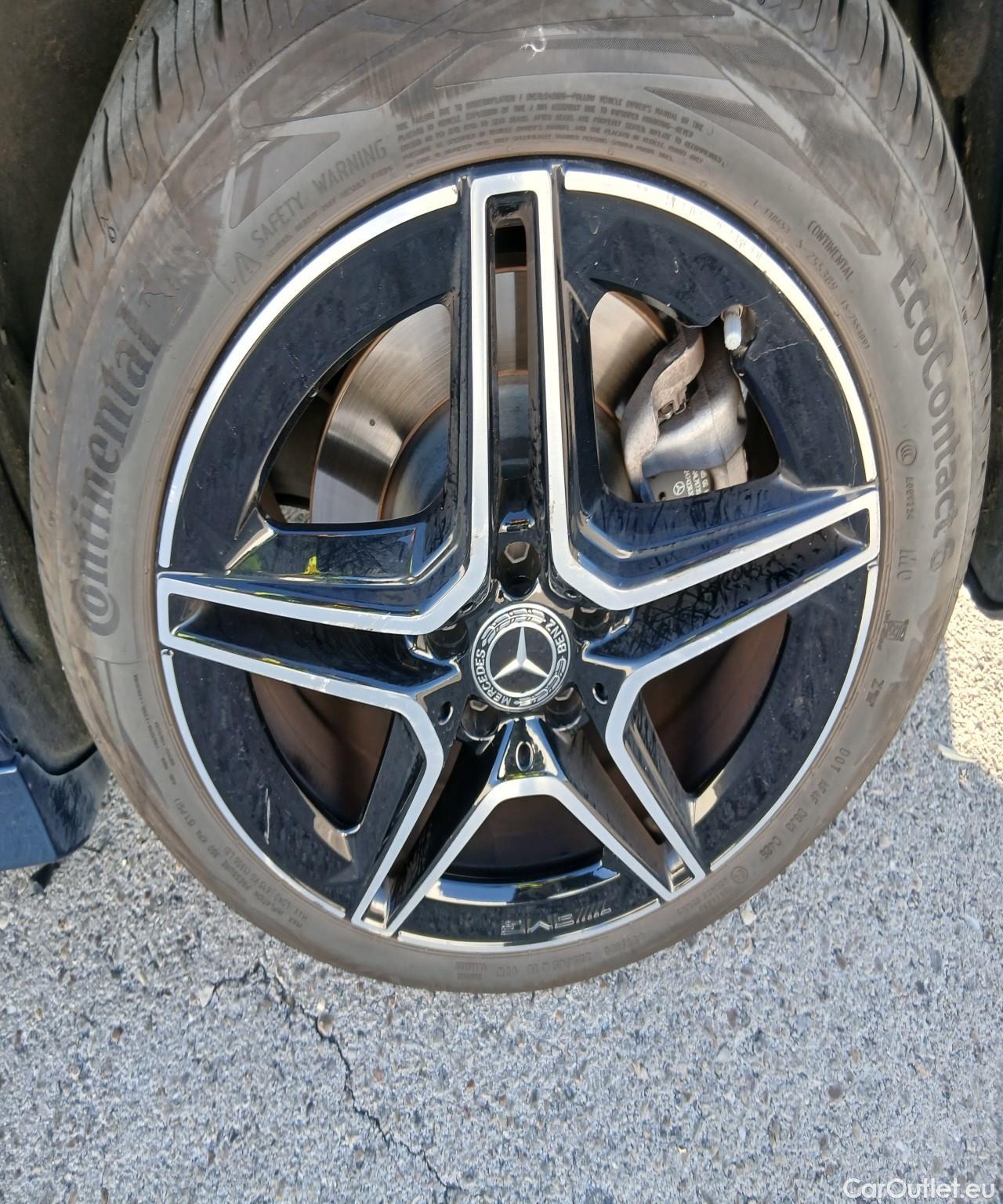  Mercedes  CLA-Klasse MERCEDES-BENZ CLA / 2019 / 5P / familiar CLA 250 e Shooting Brake #29