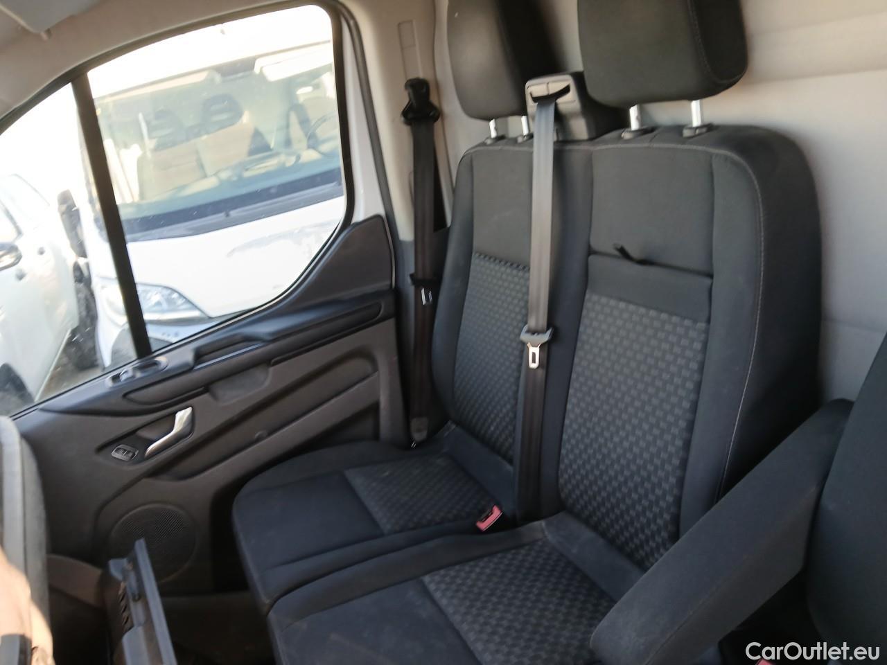 Ford  Transit  Custom Furgón 300 L2 Trend 2.0 TDCi 130CV MT6 E6dT #2