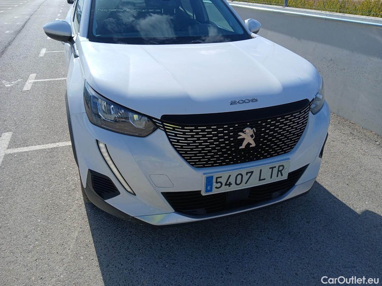  Peugeot  2008 PEUGEOT  / 2019 / 5P / todoterreno Allure BlueHDI 81kW (110CV) #9