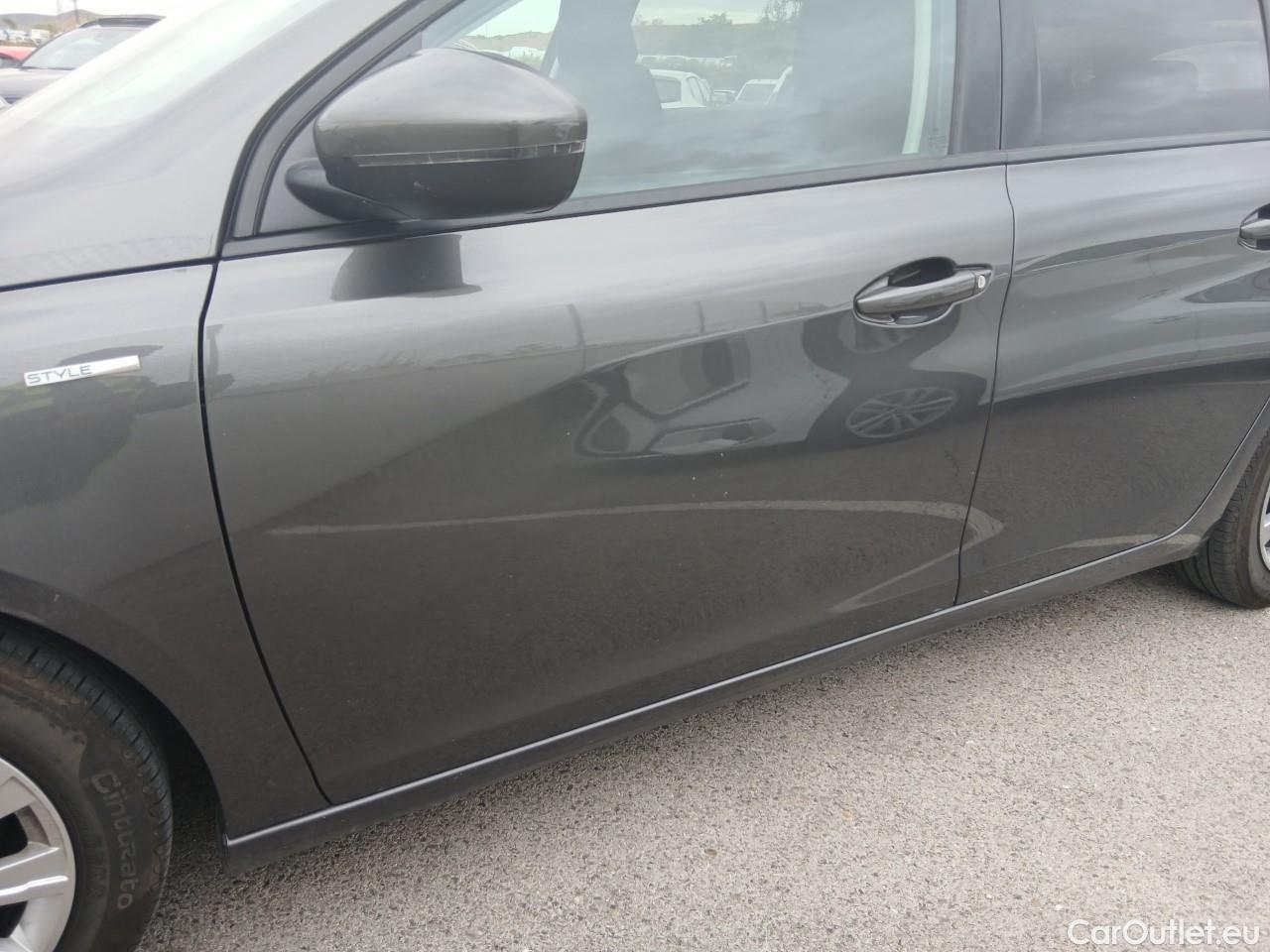  Peugeot  308  Style 1.5 HDi 100CV MT6 E6dT #14