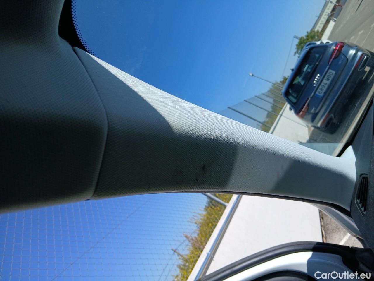  Peugeot  308 PEUGEOT  5p 2G berlina con portón 5p Business Line BlueHDi 73KW (100CV) #14
