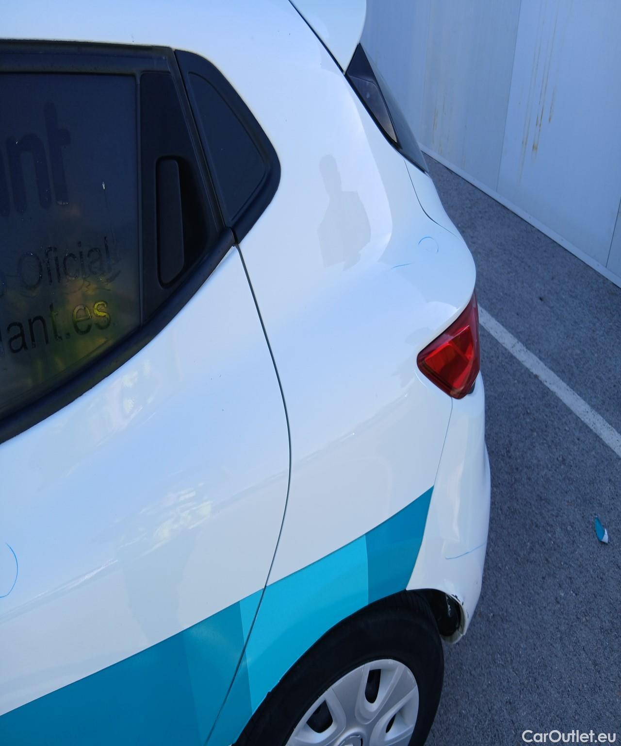  Renault  Clio RENAULT  4 / 2016 / 3P / berlina comercial Société Energy dCi 55 kW (75 CV) -18 #27