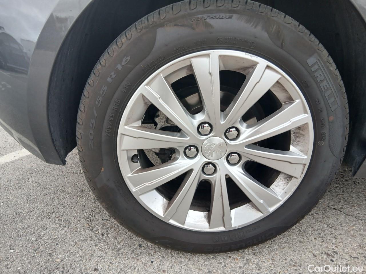  Peugeot  308  Style 1.5 HDi 100CV MT6 E6dT #28