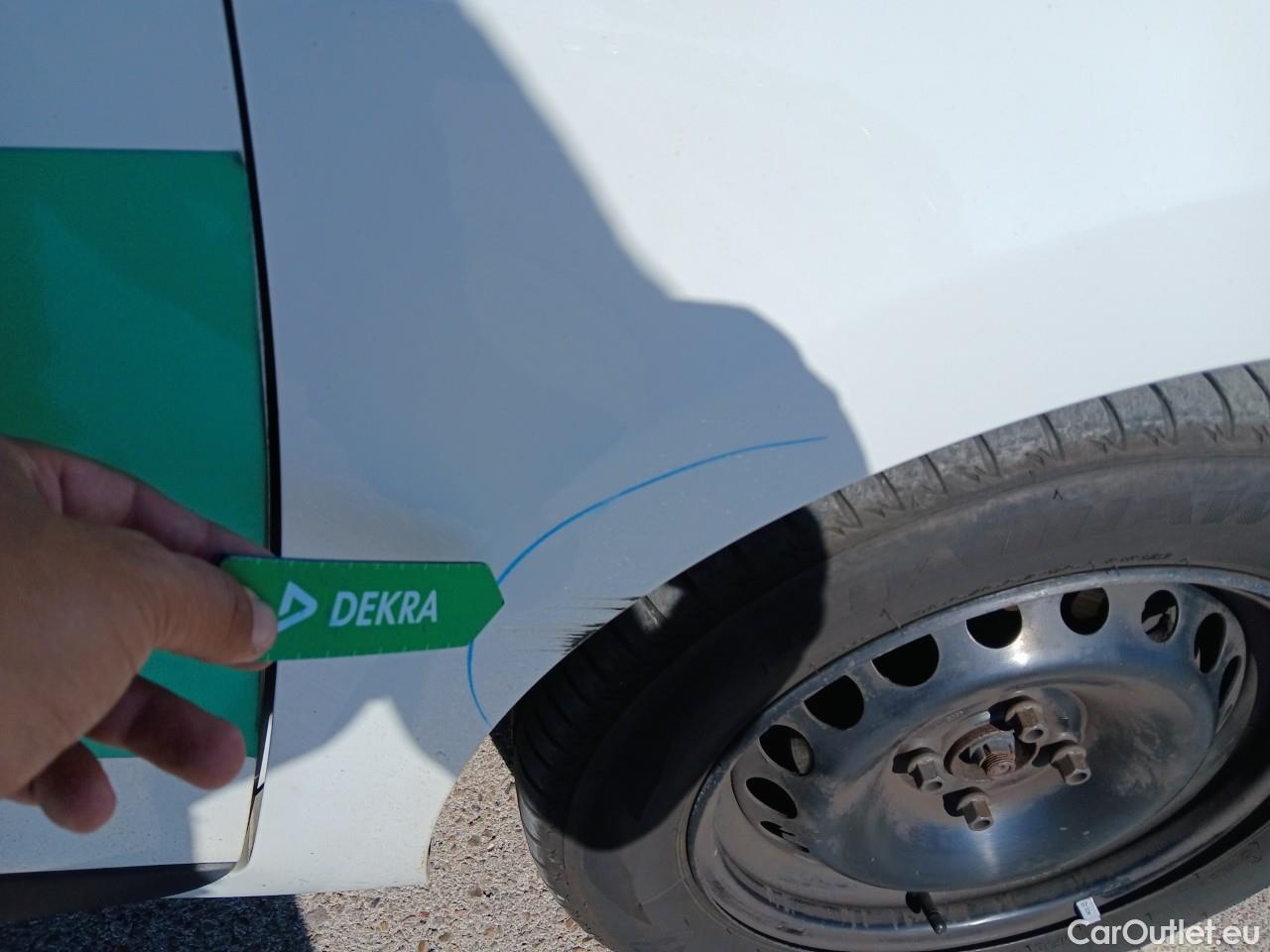  Renault  Clio RENAULT  4 / 2016 / 3P / berlina comercial Société Energy dCi 55 kW (75 CV) -18 #45