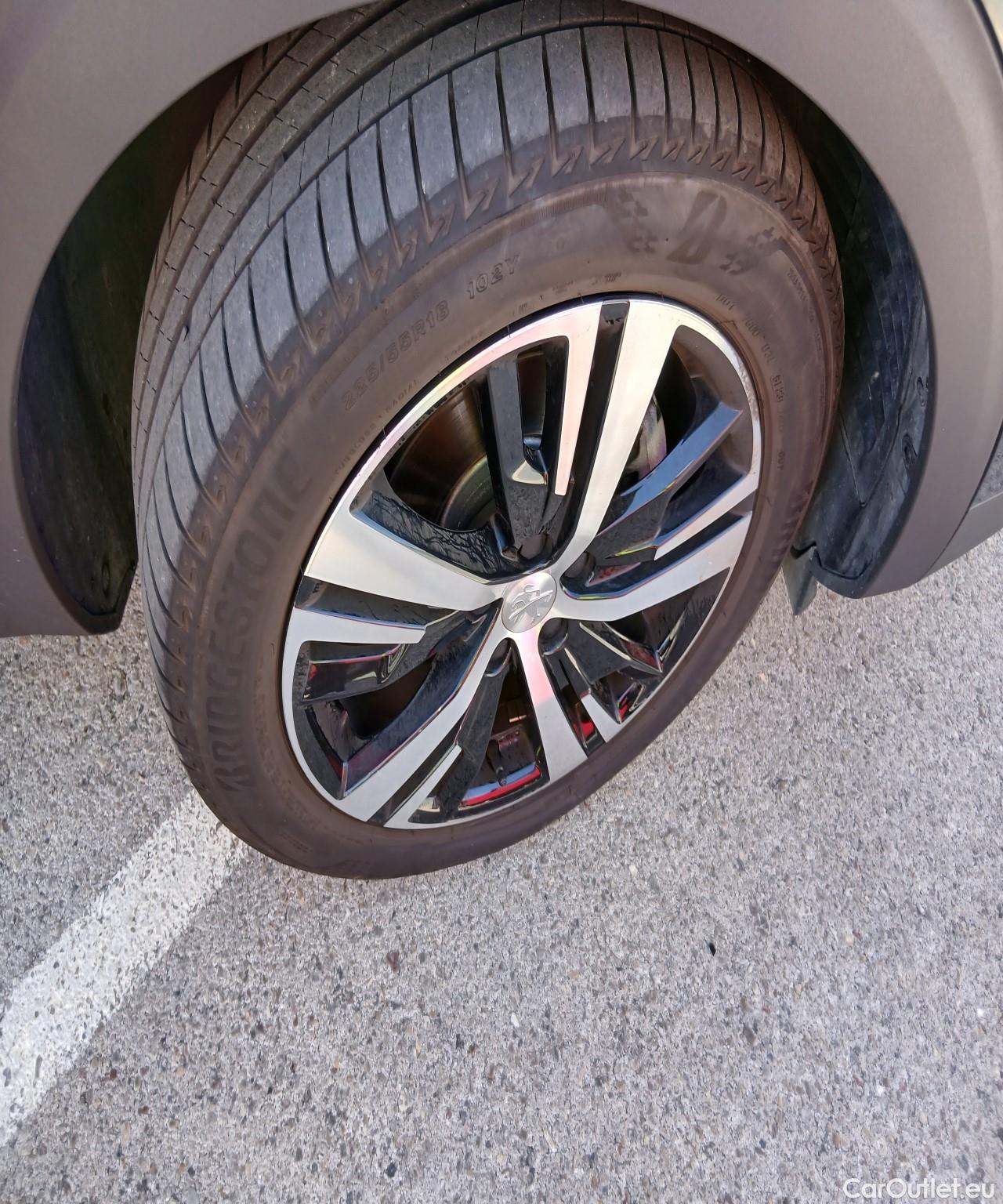  Peugeot  5008  GT 1.5 HDi 130CV AT8 7 Plazas E6d #41