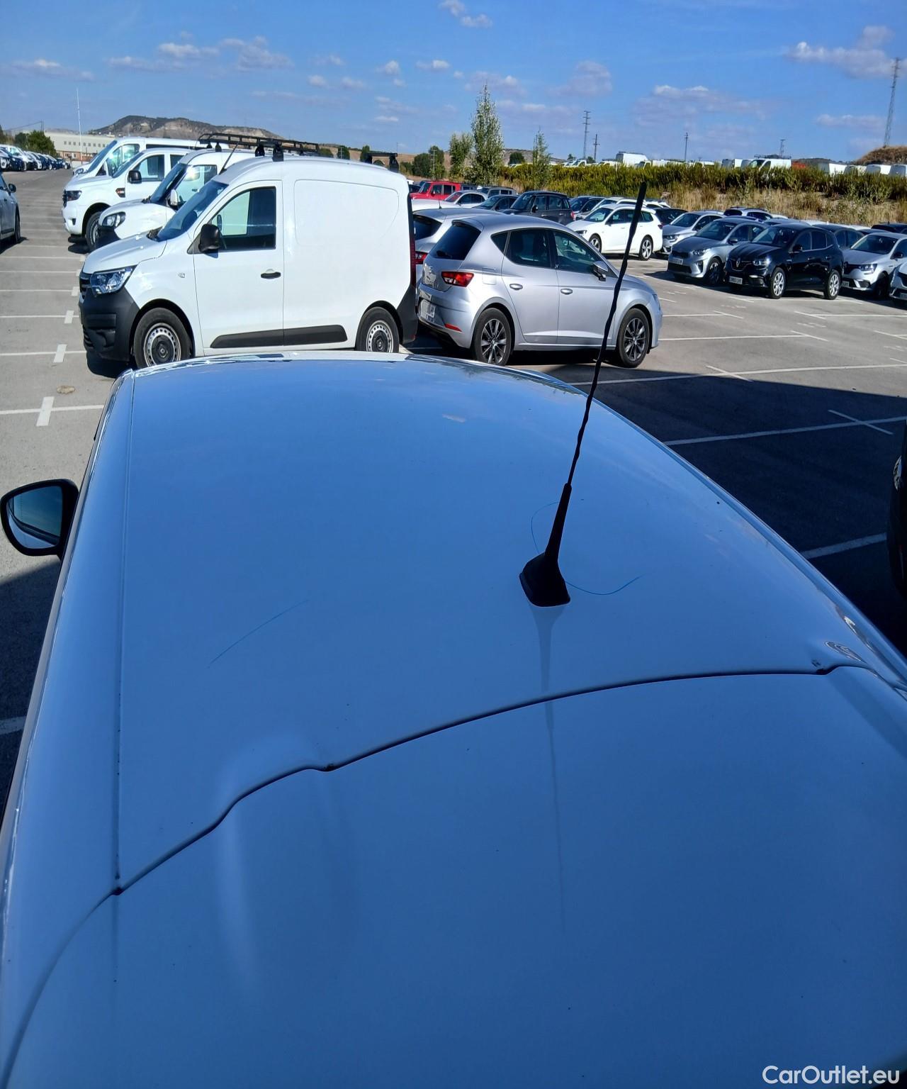  Renault  Clio RENAULT  4 / 2016 / 3P / berlina comercial Société Energy dCi 55 kW (75 CV) -18 #30