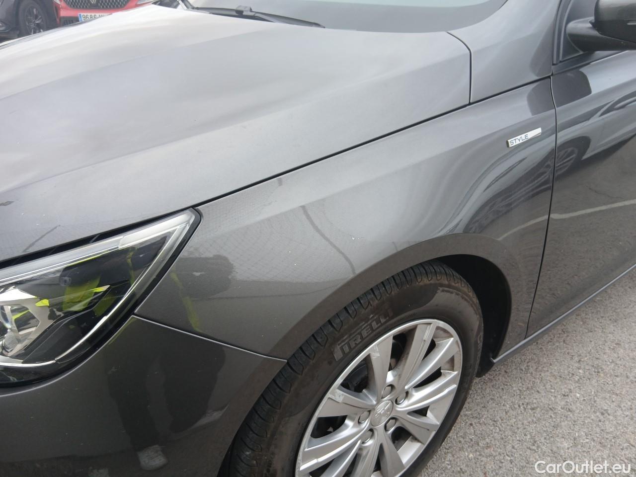  Peugeot  308  Style 1.5 HDi 100CV MT6 E6dT #9