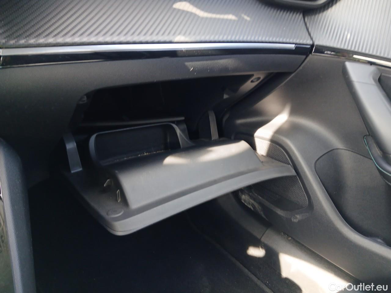  Peugeot  2008 PEUGEOT  / 2019 / 5P / todoterreno Allure BlueHDI 81kW (110CV) #2