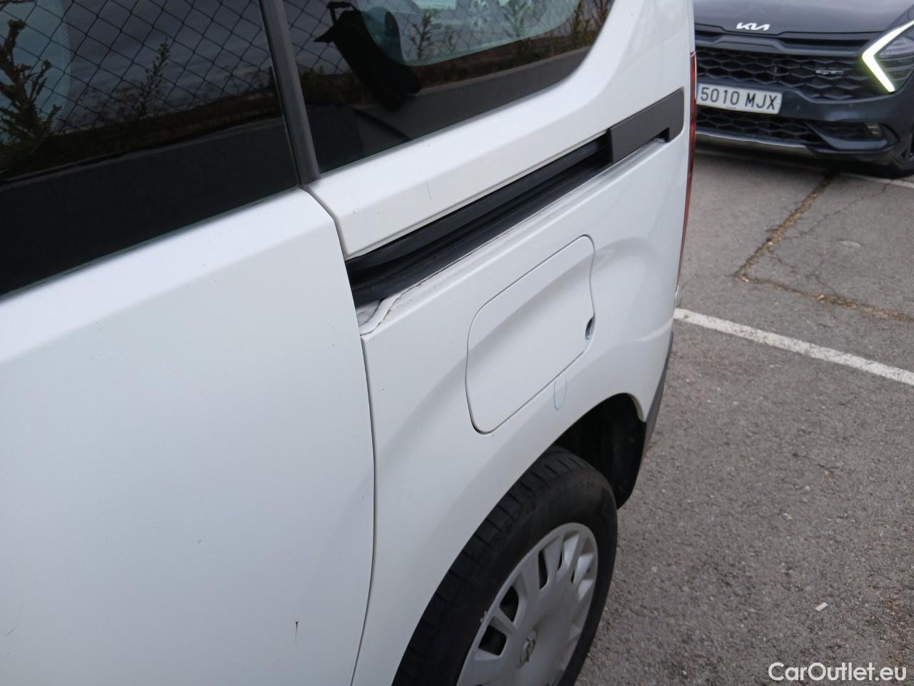  Opel  Combo OPEL  Life / 2018 / 5P / monovolumen compacto 1.5 TD 75kW (100CV) S/S Edition L #17