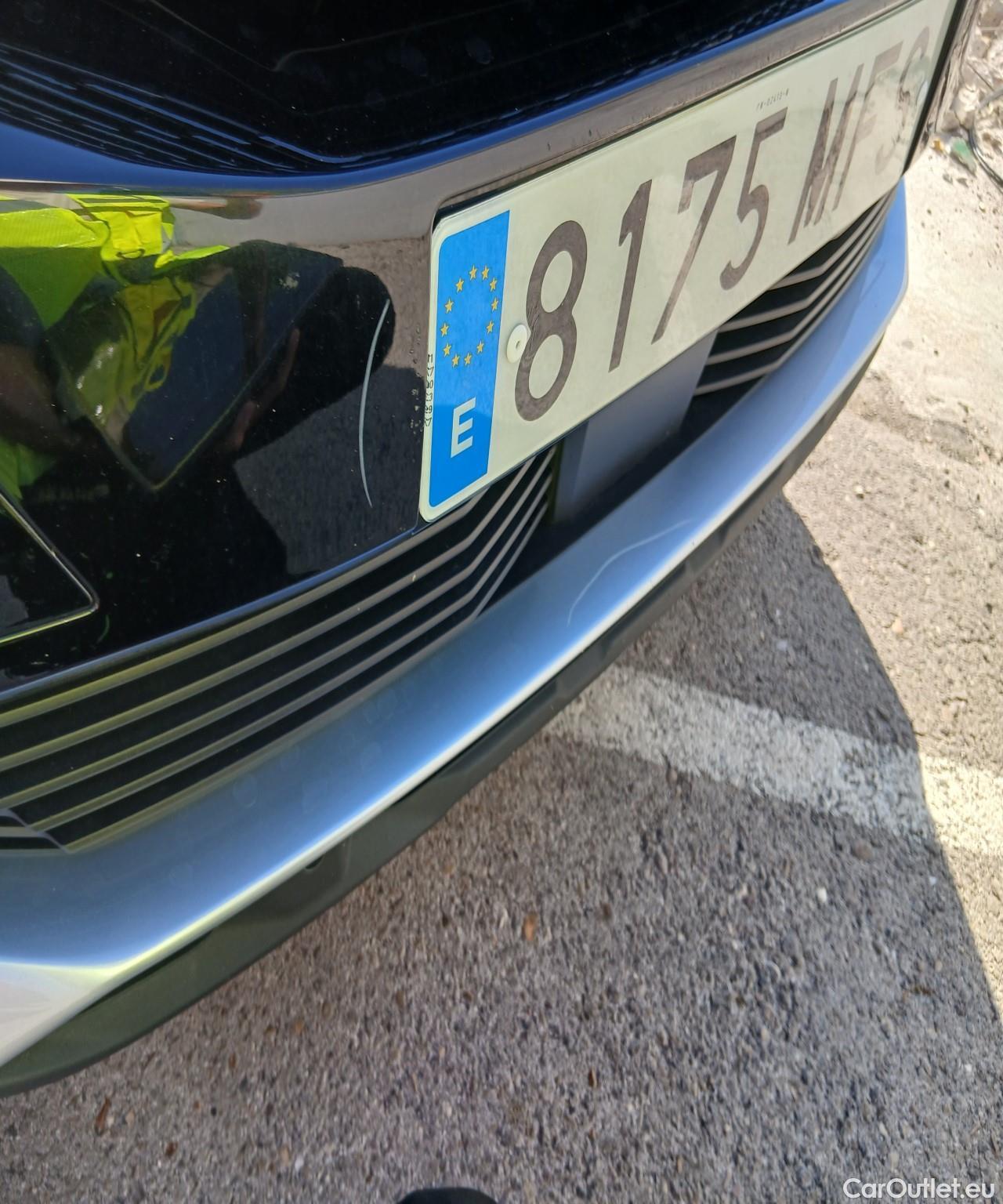  Peugeot  5008  GT 1.5 HDi 130CV AT8 7 Plazas E6d #7