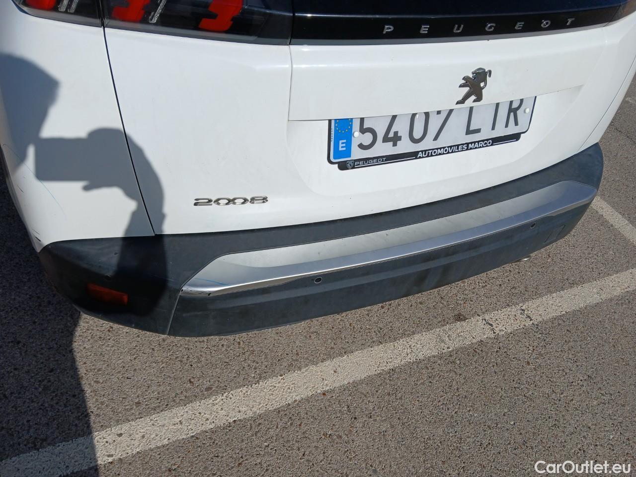  Peugeot  2008 PEUGEOT  / 2019 / 5P / todoterreno Allure BlueHDI 81kW (110CV) #25