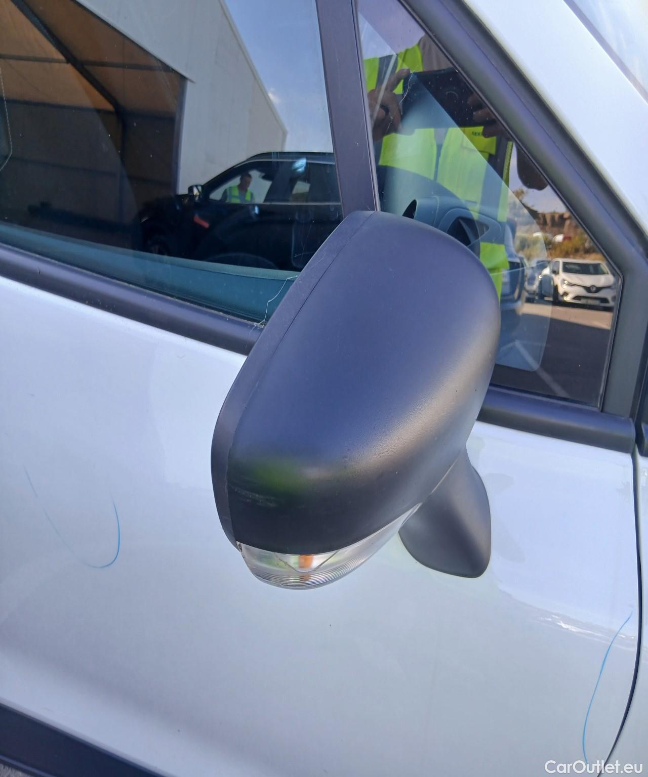  Renault  Clio RENAULT  4 / 2016 / 3P / berlina comercial Société Energy dCi 55 kW (75 CV) -18 #50