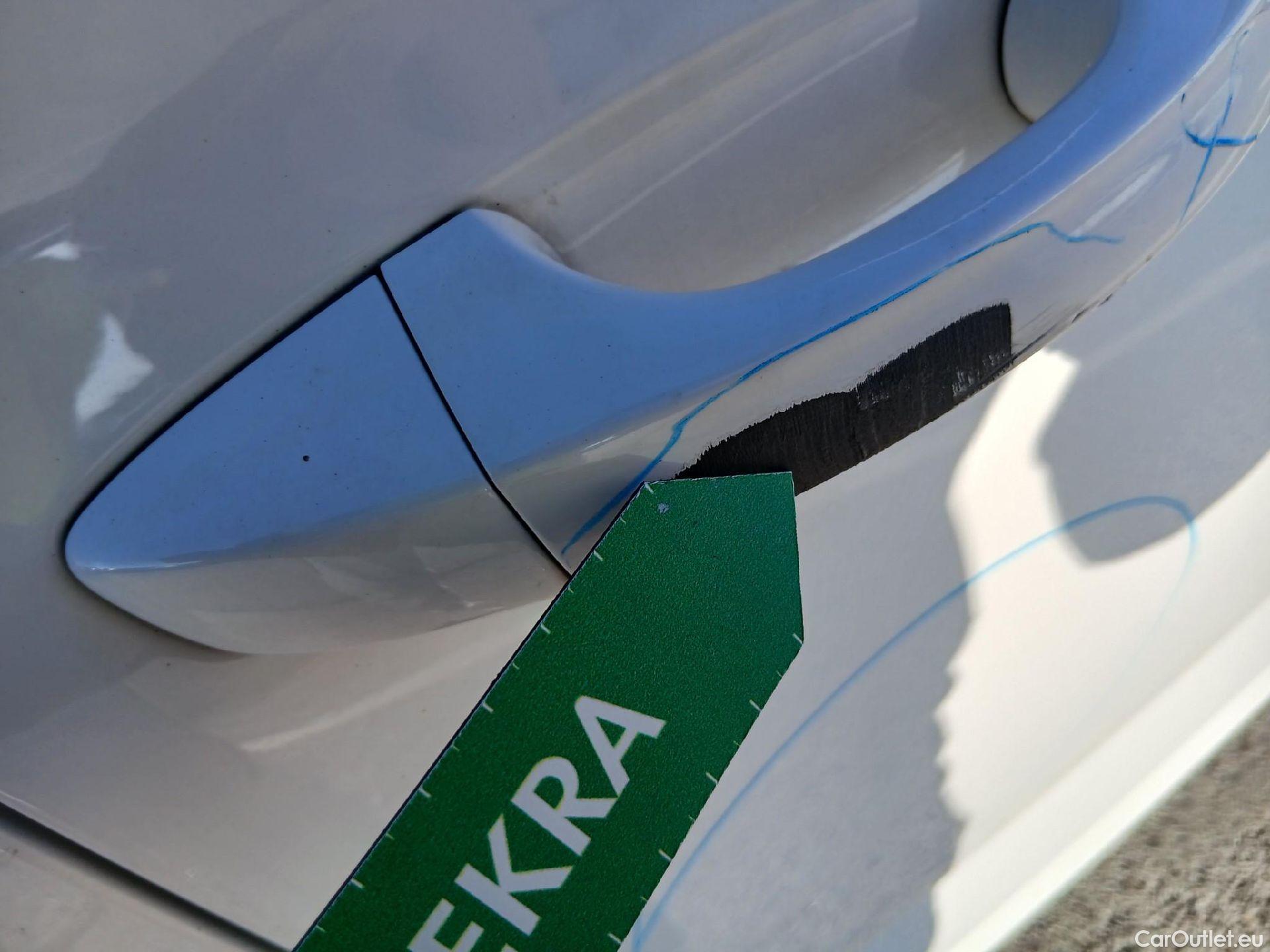  Skoda  KAMIQ SKODA  1.0 TSI 81kW (110CV) DSG Ambition #29