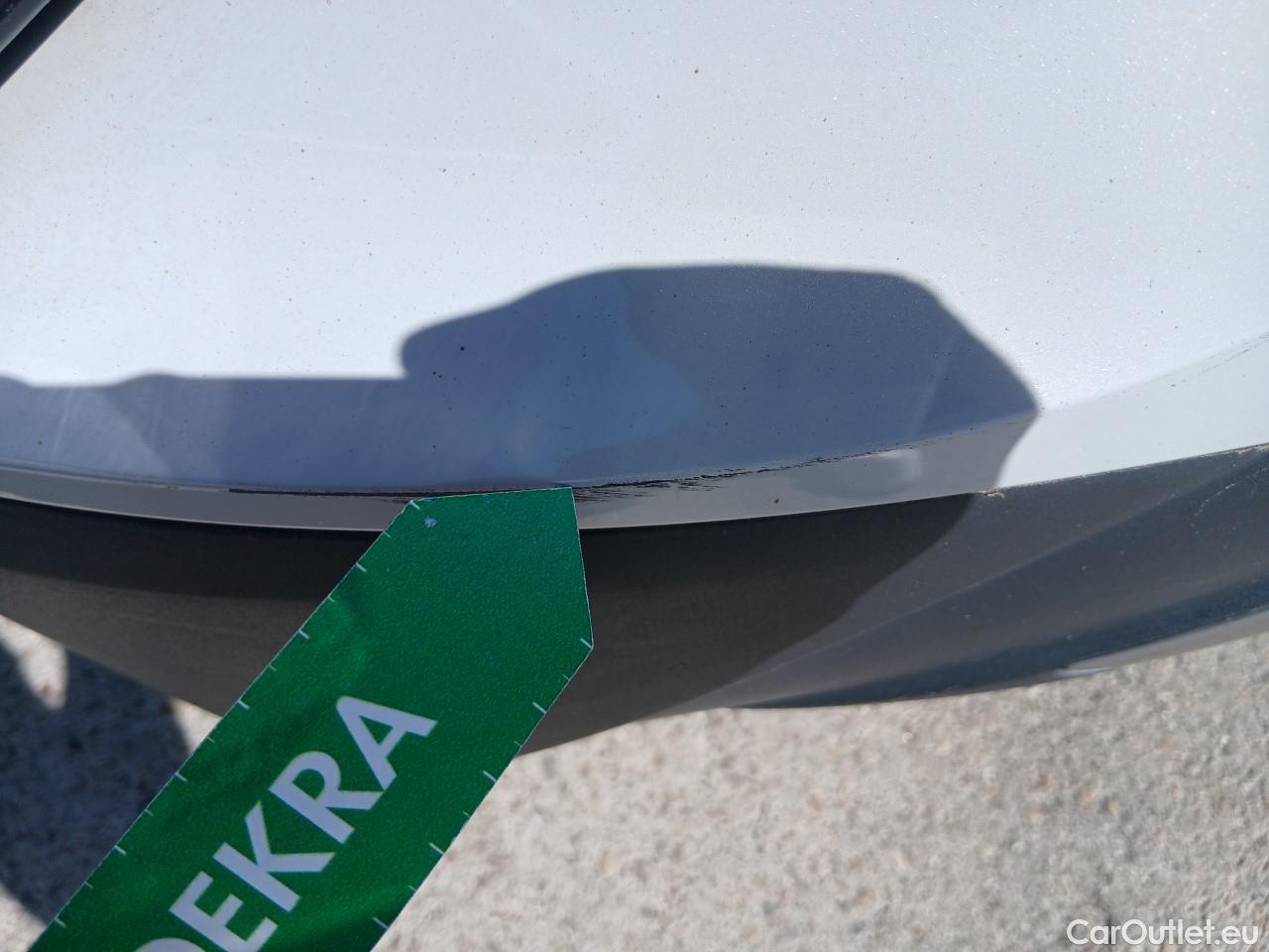  Land Rover  Discovery TOYOTA C-HR / 2019 / 5P / todoterreno 2.0 180H GR Sport #31