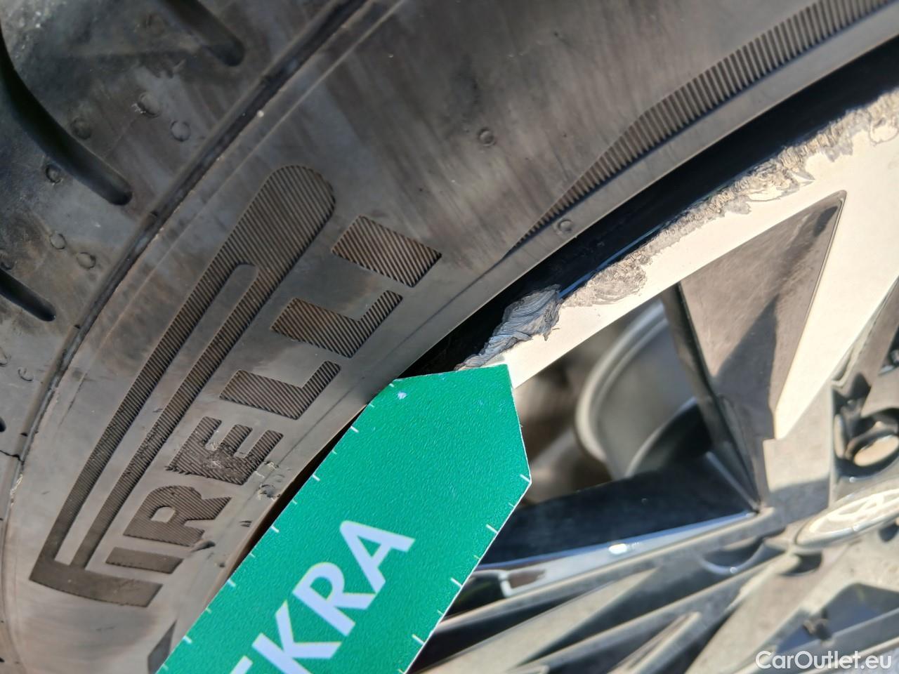  Land Rover  Discovery TOYOTA C-HR / 2019 / 5P / todoterreno 2.0 180H GR Sport #8