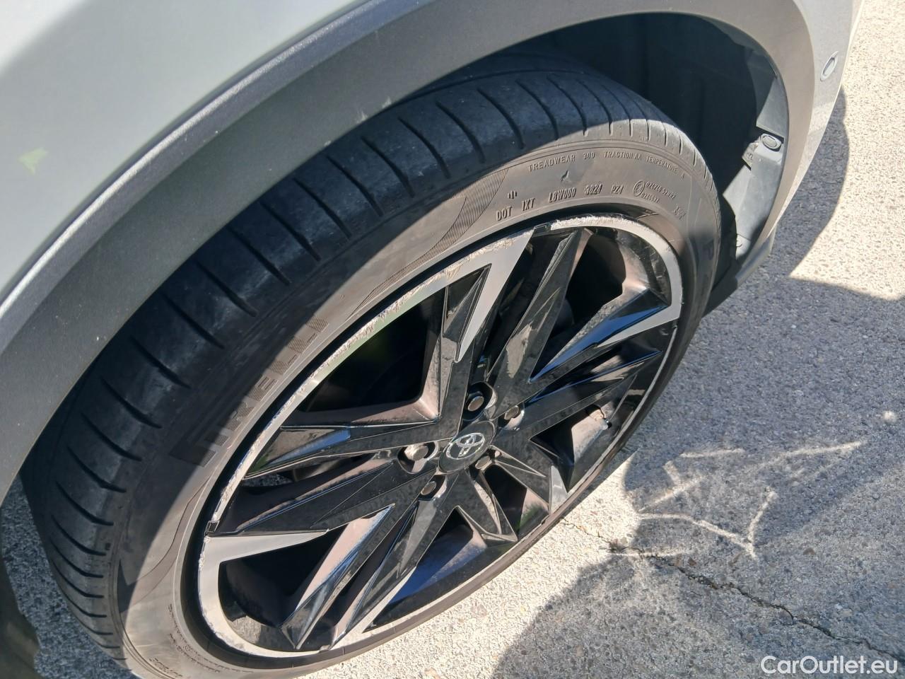  Land Rover  Discovery TOYOTA C-HR / 2019 / 5P / todoterreno 2.0 180H GR Sport #53