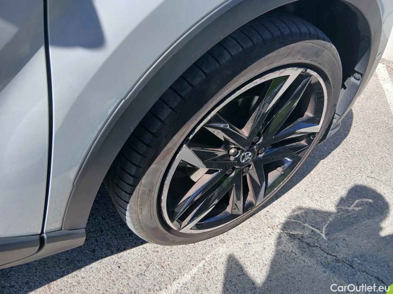  Land Rover  Discovery TOYOTA C-HR / 2019 / 5P / todoterreno 2.0 180H GR Sport #15