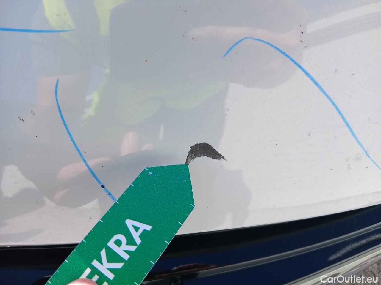  Land Rover  Discovery TOYOTA C-HR / 2019 / 5P / todoterreno 2.0 180H GR Sport #17