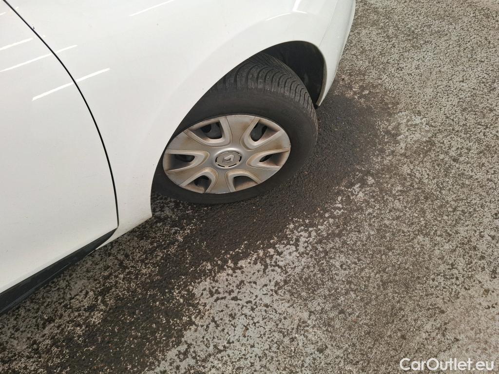  Renault  Clio  IV Air 1.5 dCi 75CV BVM5 E6 #34
