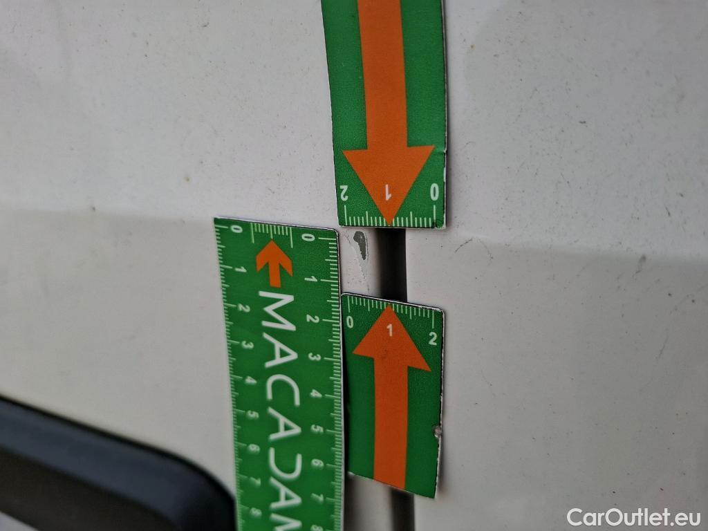  Volkswagen  Crafter  Fourgon Fourgon 35 mittlerer Radstand mit Hochdach FWD 2.0 #32