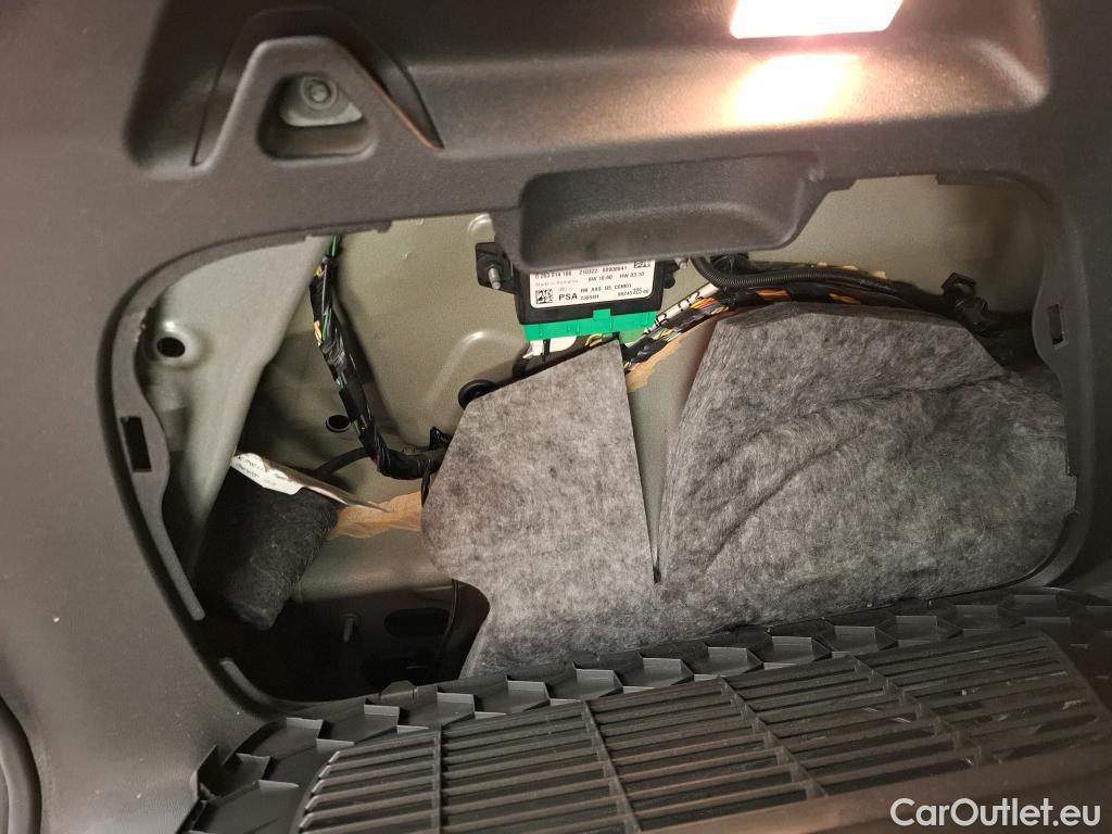  Opel  Crossland  X Elegance 1.2 Turbo 110CV BVM6 E6d #15