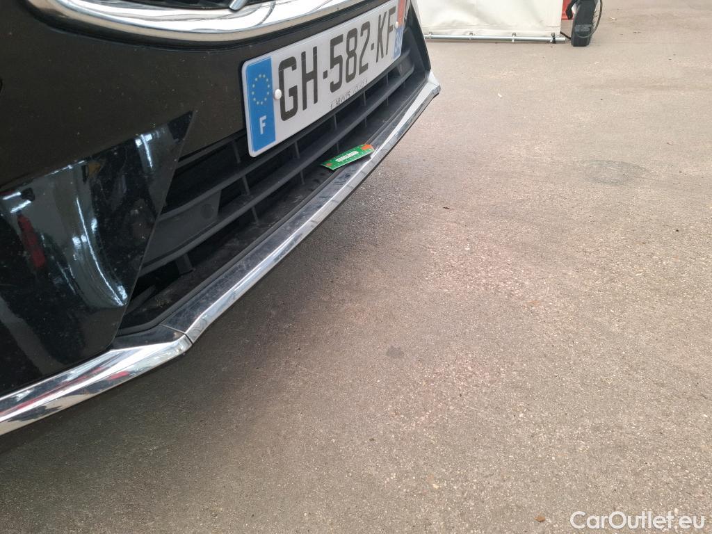  Volvo  XC60 VOLVO  / 2021 / 5P / SUV B4 197 Geartro 8 Ultimate Style Chrome #4