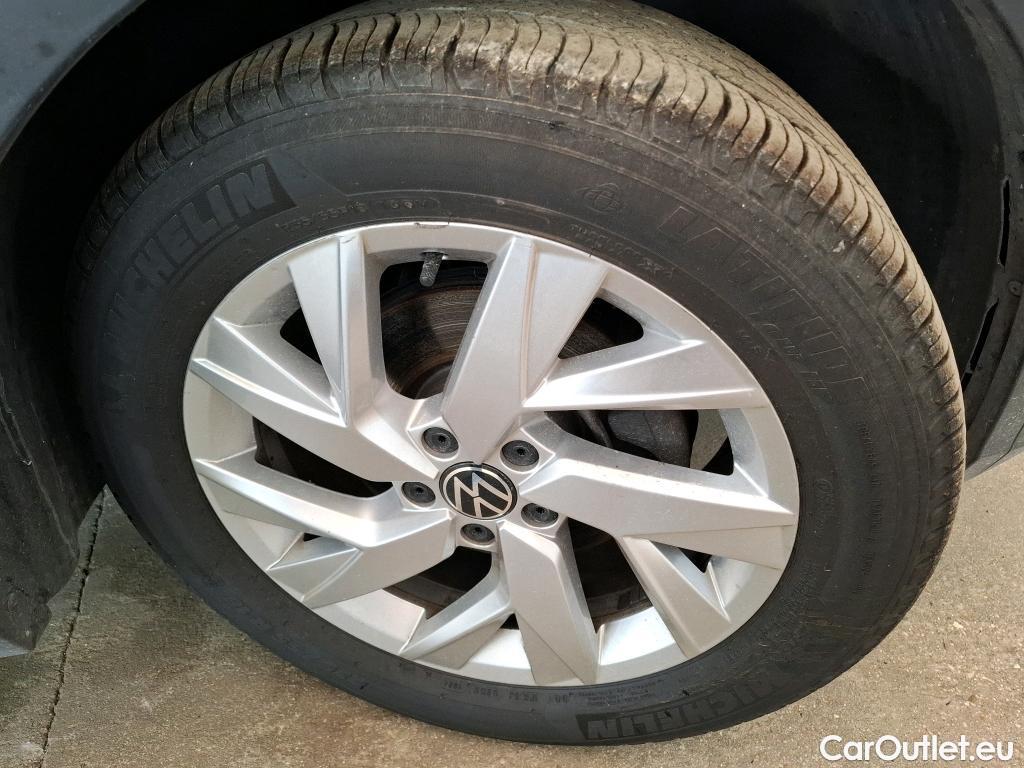 Volkswagen  Tiguan VOLKSWAGEN  / 2020 / 5P / SUV 1.5 TSI 150 DSG7 Elegance #5