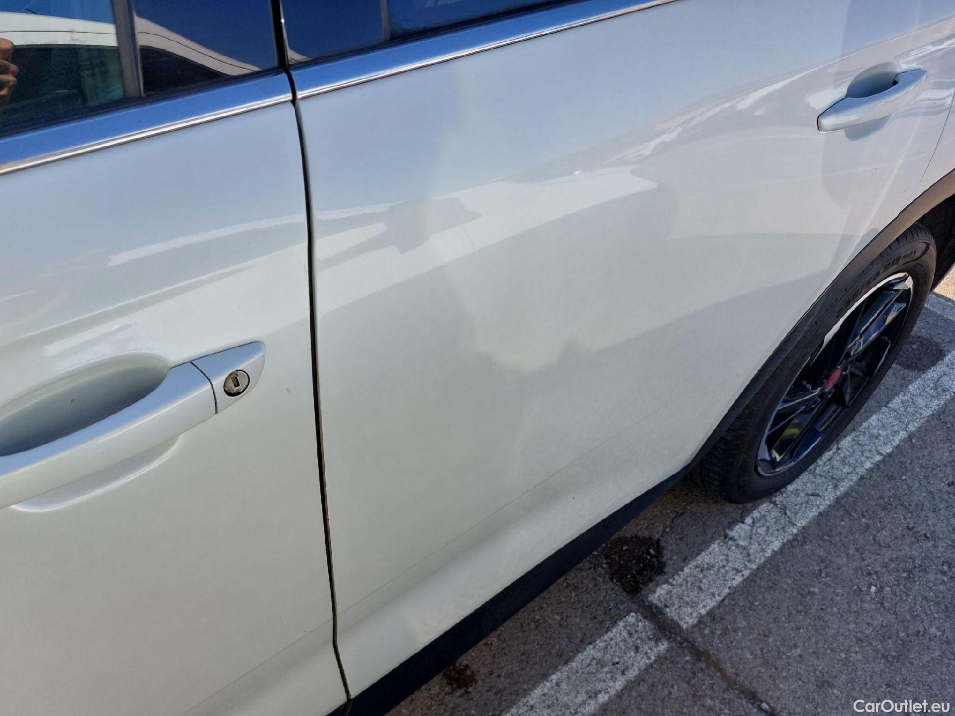  DS  DS7 DS DS 7 Crossback / 2017 / 5P / todoterreno PureTech 132kW (180CV) Auto. PERF.LINE #18