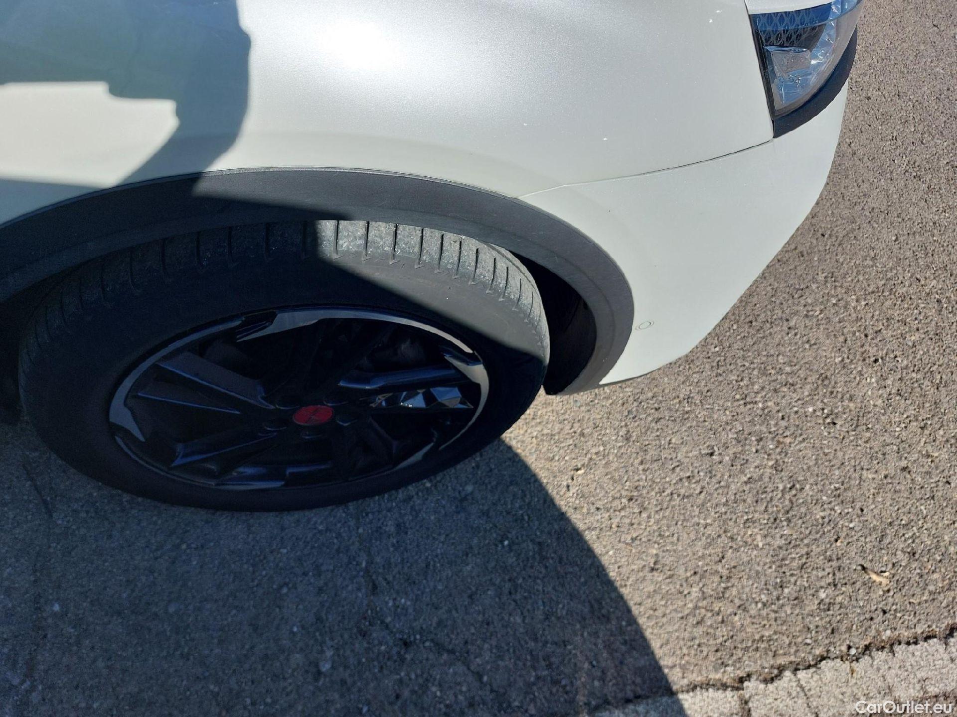  DS  DS7 DS DS 7 Crossback / 2017 / 5P / todoterreno PureTech 132kW (180CV) Auto. PERF.LINE #32