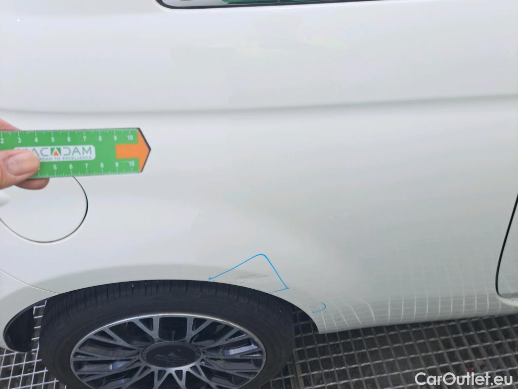  Fiat  500 FIAT  / 2015 / 3P / berlina con portón Dolcevita 1.0 Hybrid 51KW (70 CV) #17