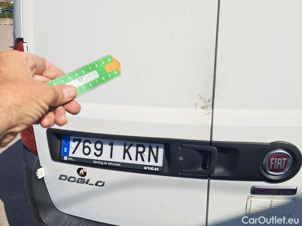  Fiat  Doblo FIAT Doblò Cargo/2015/3P/furgón derivado de turismo Cargo Base 1.3 Multijet 70kW (95CV) #16