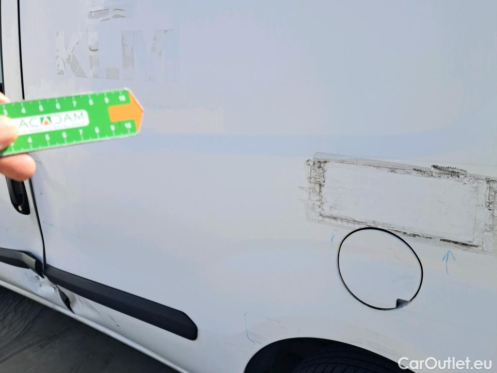 Fiat  Doblo FIAT Doblò Cargo/2015/3P/furgón derivado de turismo Cargo Base 1.3 Multijet 70kW (95CV) #1